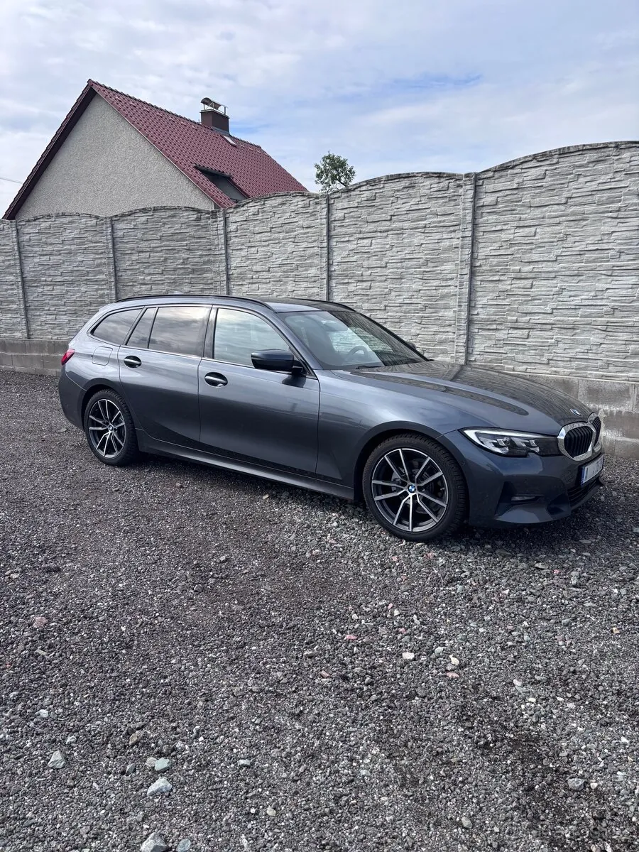 BMW 3 Series 2021 photo 2