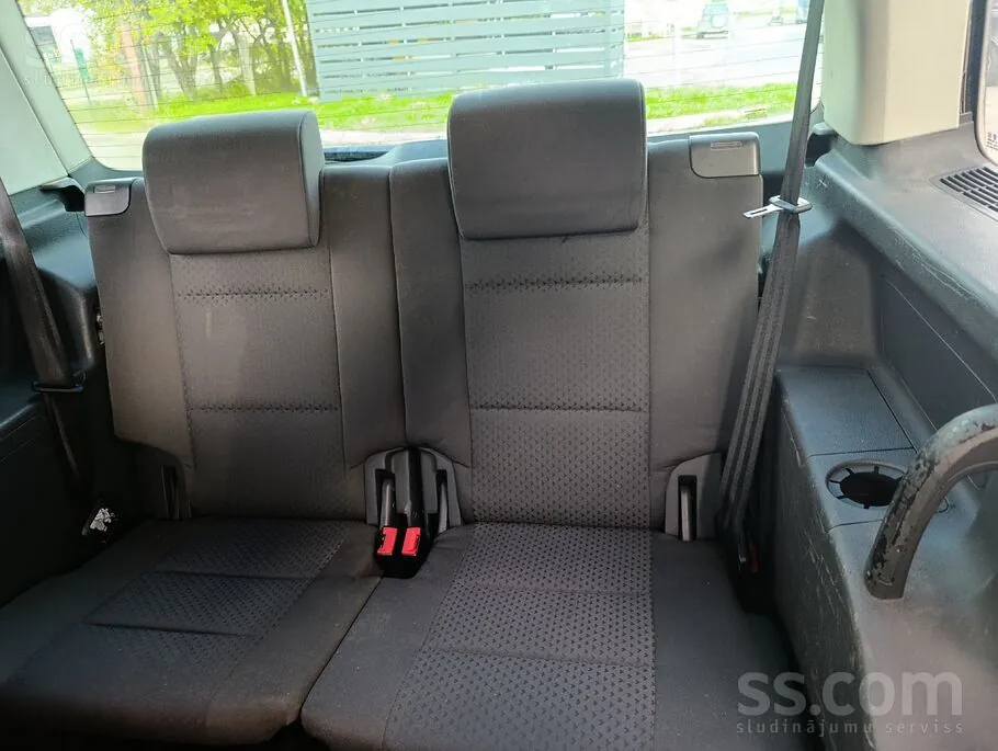 Volkswagen Touran 2006 photo 2