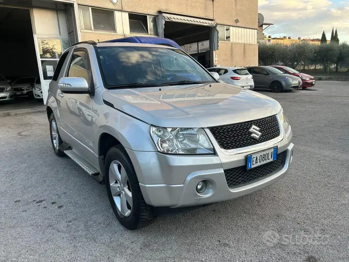 Suzuki Grand Vitara 2010 photo 3