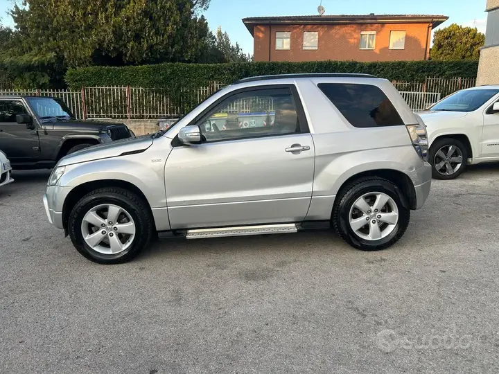 Suzuki Grand Vitara 2010 photo 4