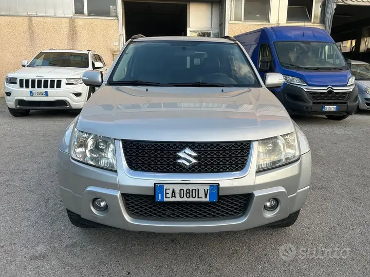 Suzuki Grand Vitara 2010 photo 2