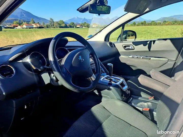 Peugeot 5008 2012 photo 3