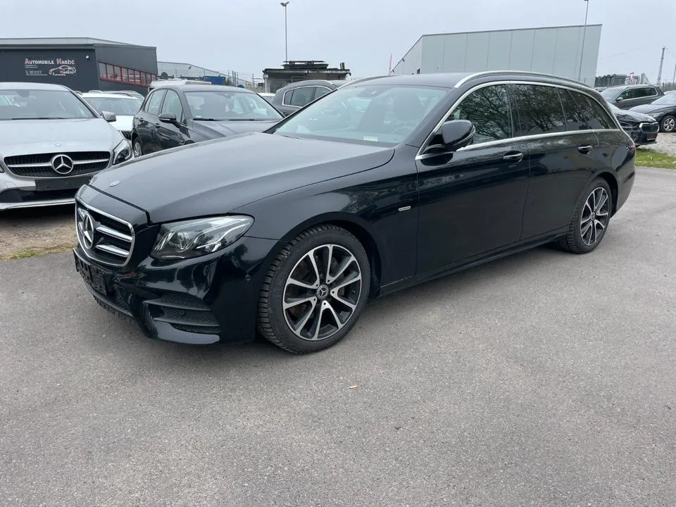 Mercedes-Benz E 220