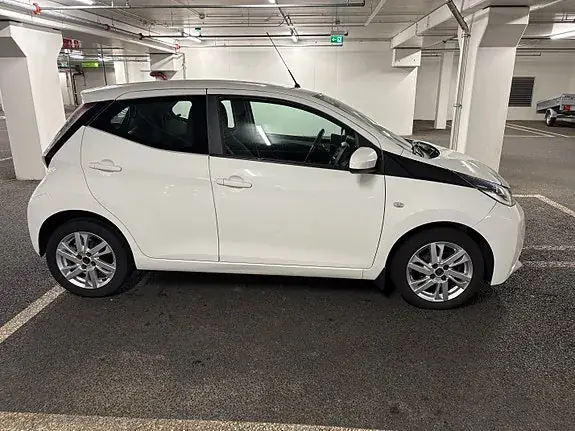Toyota Aygo 2015 photo 2