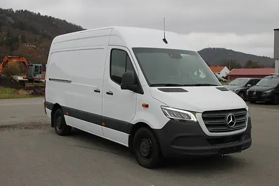 Mercedes-Benz Sprinter 2021 photo 2