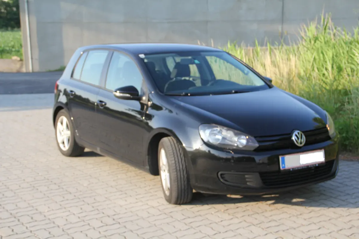 Volkswagen Golf 2011 photo 3