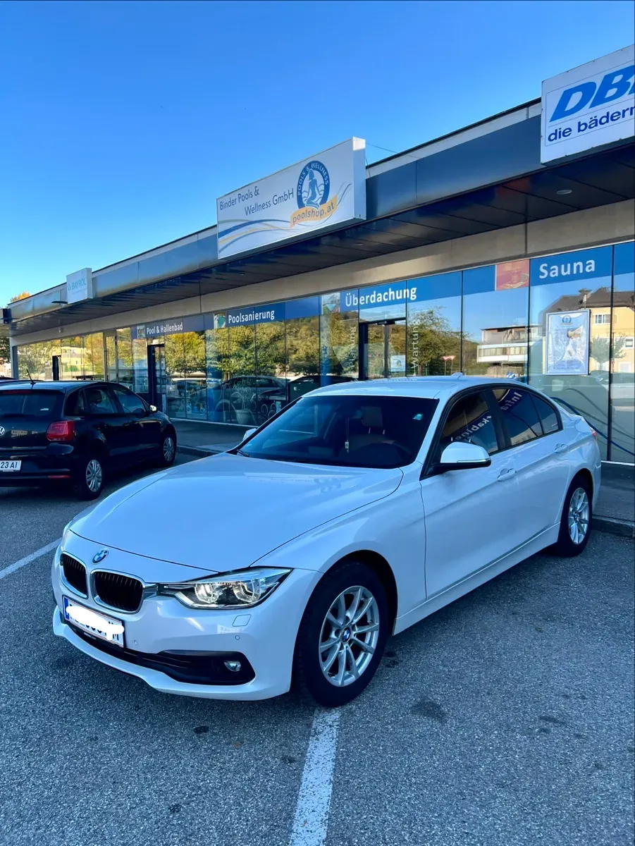 BMW 3 Series 2018 photo 3