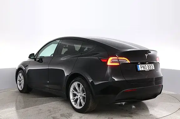 Tesla Model Y 2023 photo 4