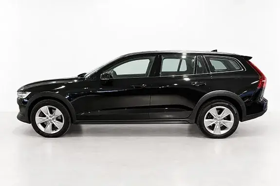 Volvo V60 Cross Country 2021 photo 2