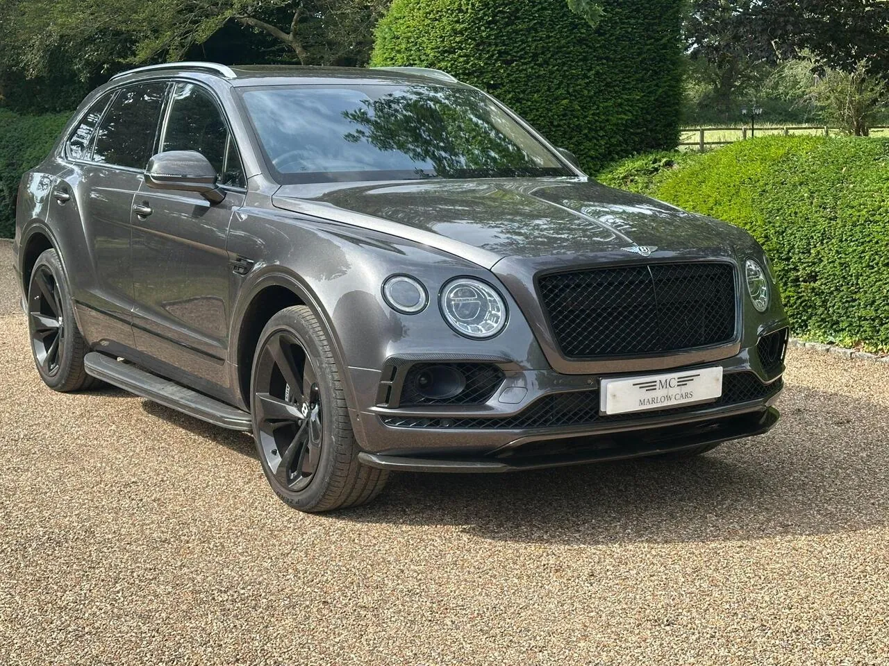 Bentley Bentayga 2018 photo 2