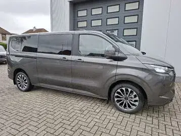 Ford Tourneo Custom 2026 photo 2