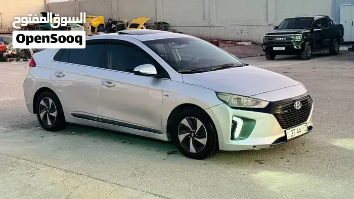 Hyundai Ioniq