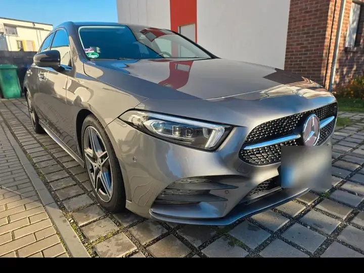 Mercedes-Benz A 220