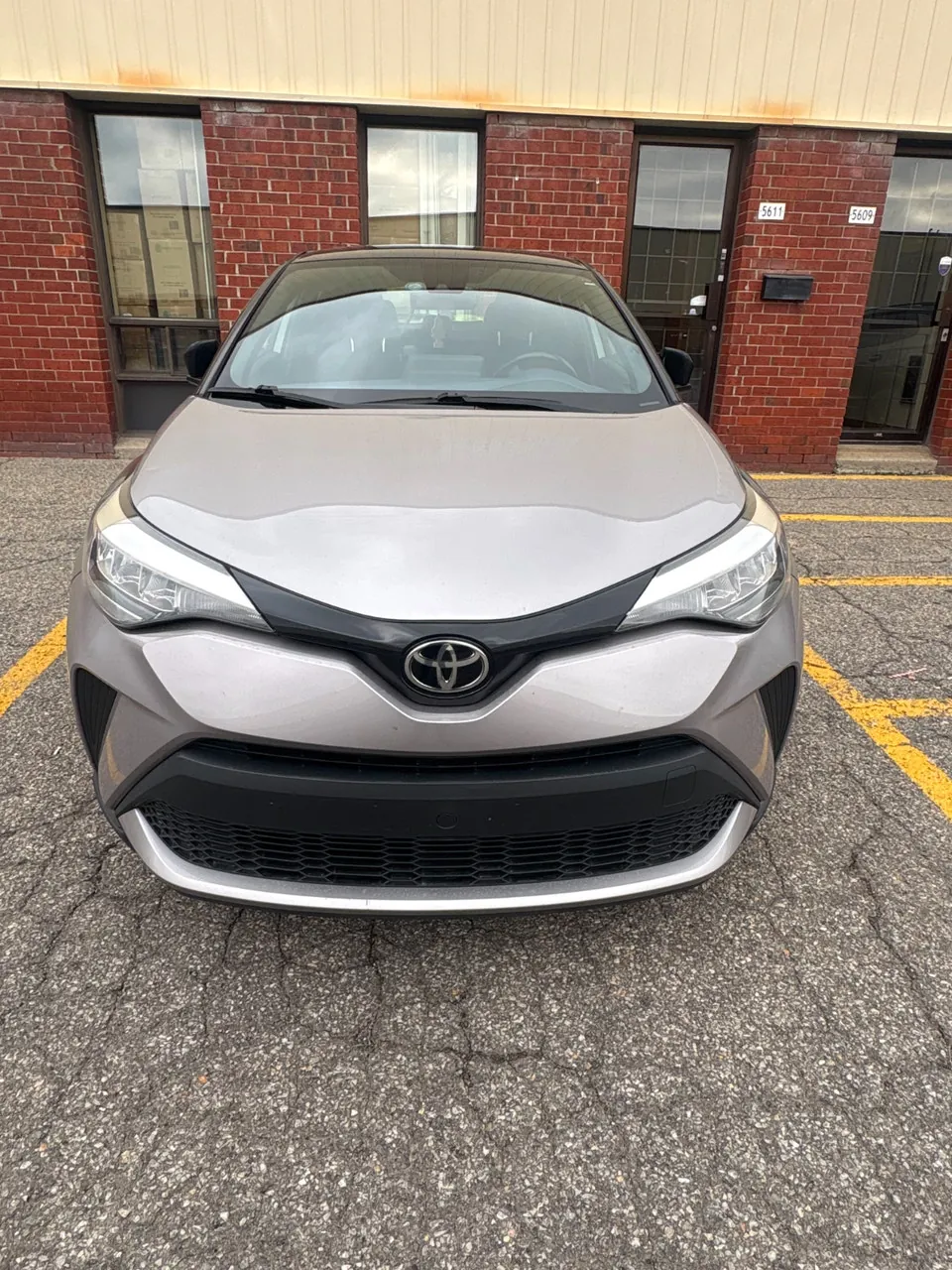 Toyota C-Hr 2020 photo 2