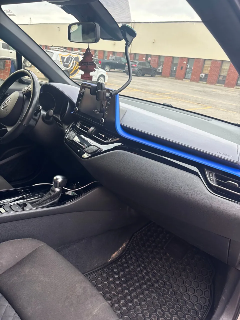 Toyota C-Hr 2020 photo 4