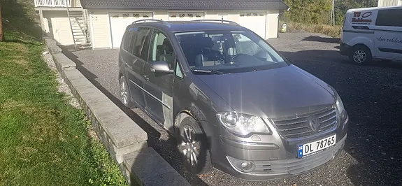 Volkswagen Touran 2008 photo 2