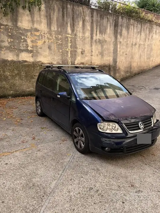 Volkswagen Touran 2006 photo 2