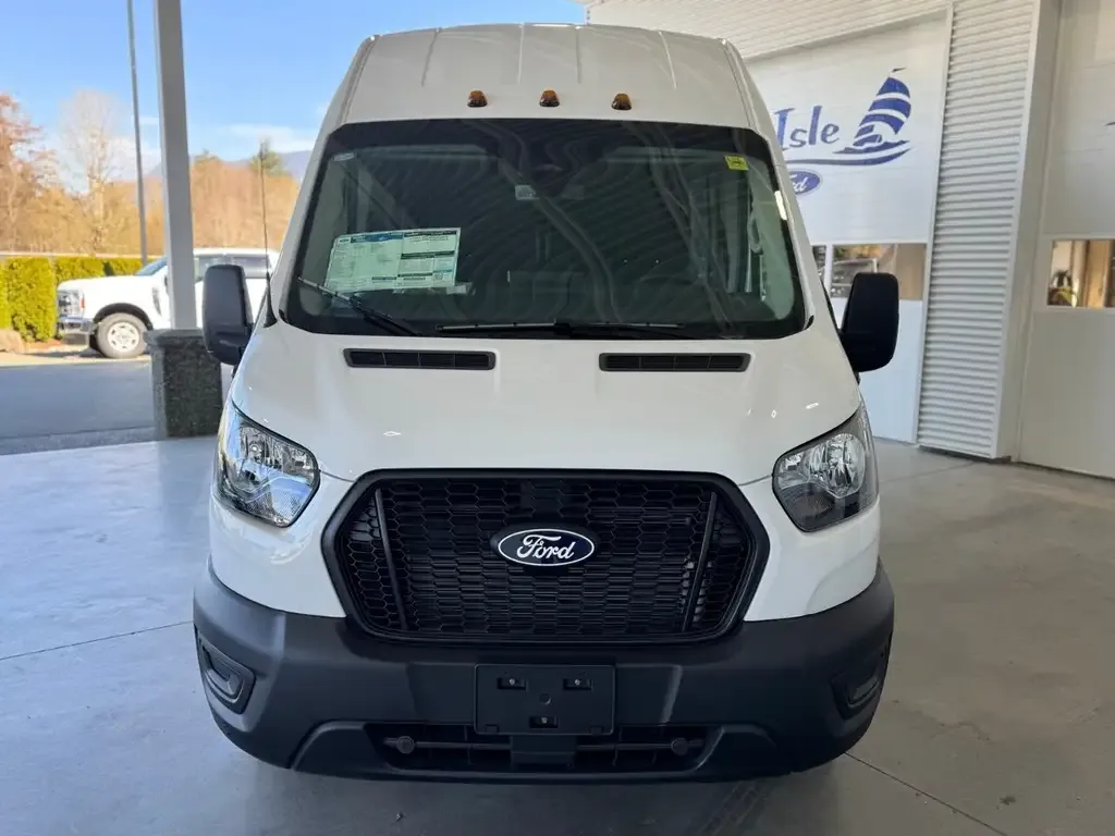 Ford Transit Cargo Van 2026 photo 2