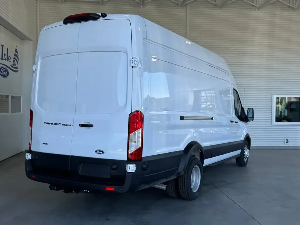 Ford Transit Cargo Van 2026 photo 4