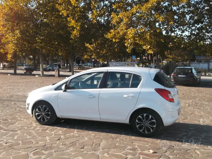 Opel Corsa 2012 photo 3