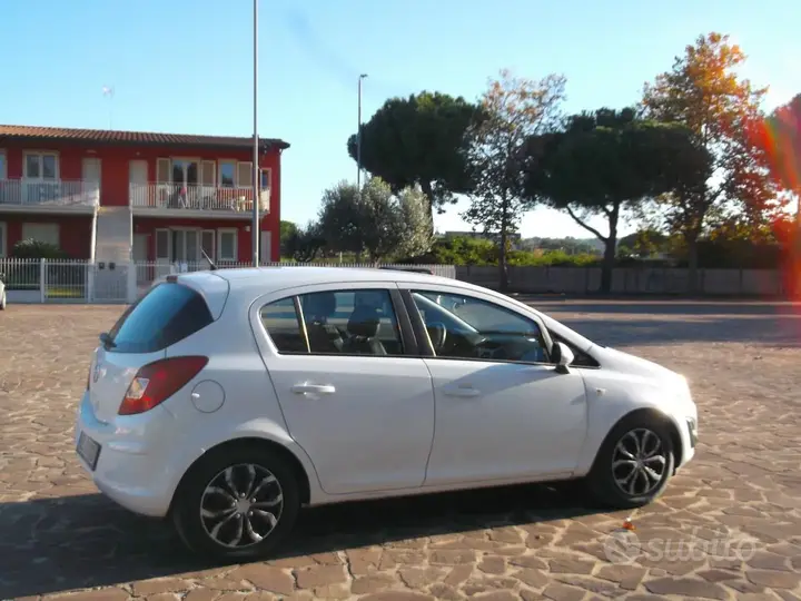 Opel Corsa 2012 photo 4
