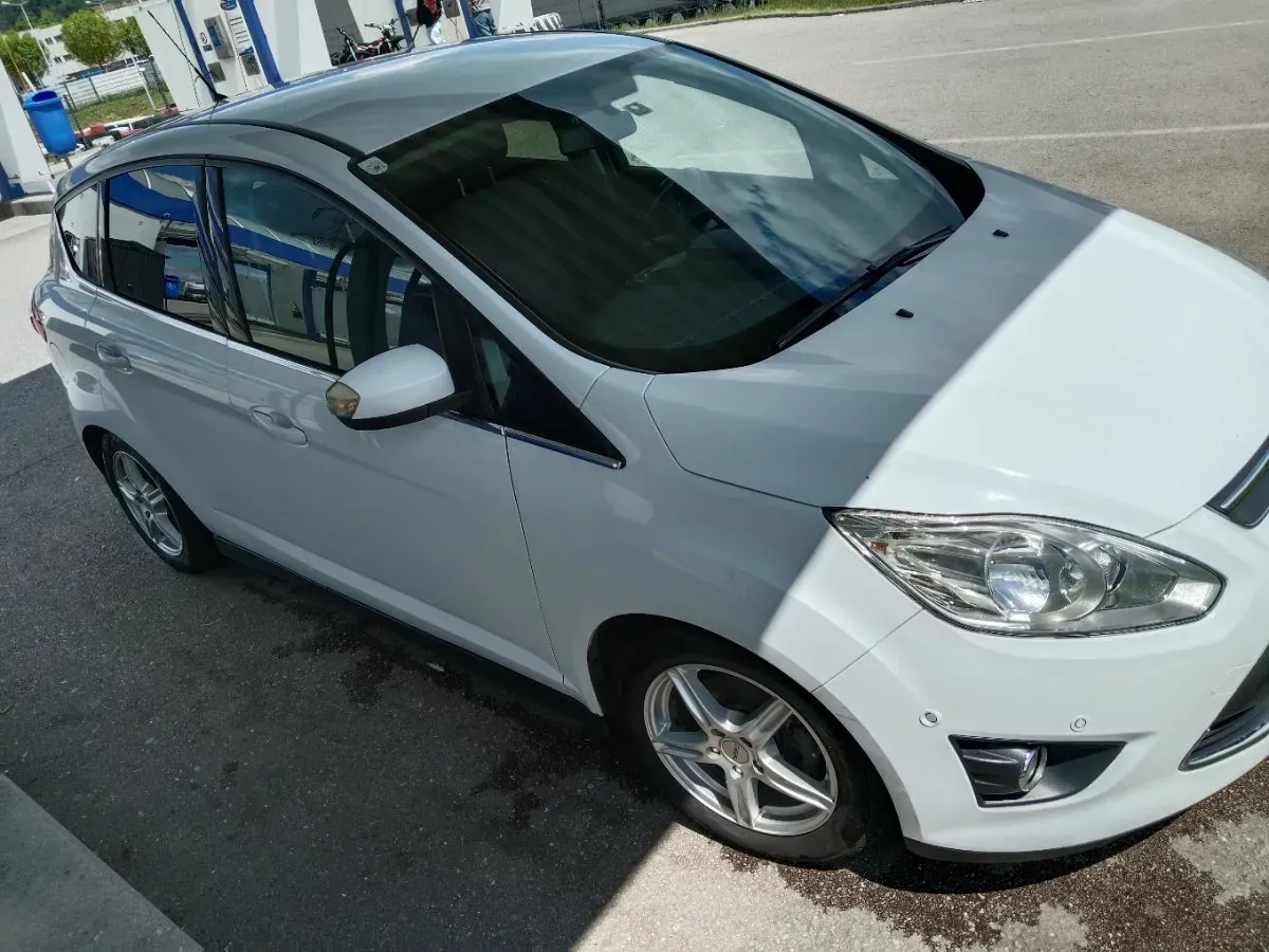 Ford C-Max 2012 photo 2