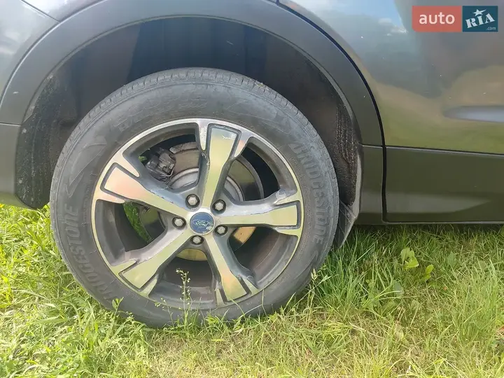 Ford Escape 2016 photo 2