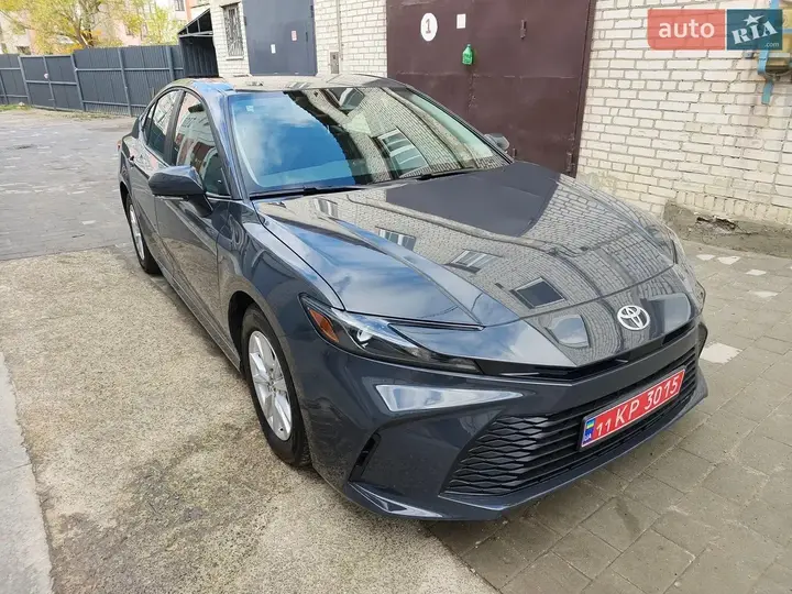 Toyota Camry 2025 photo 2