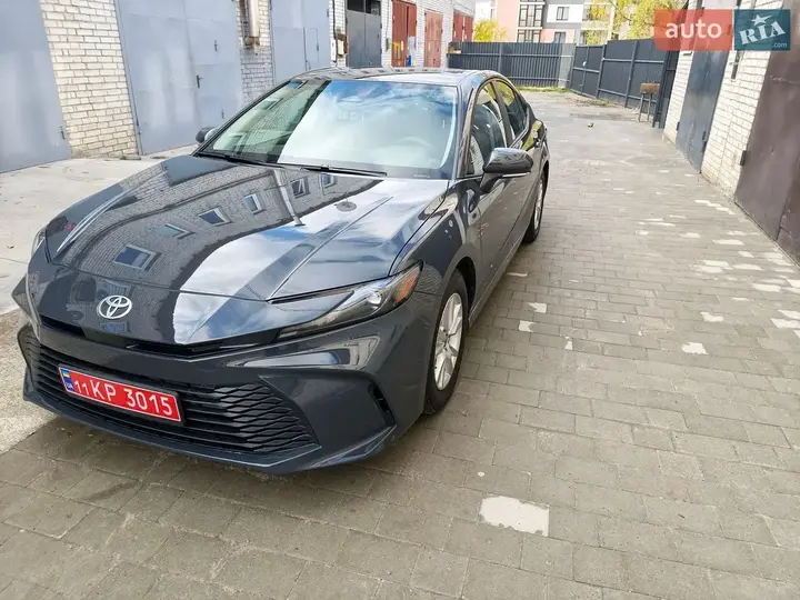 Toyota Camry 2025 photo 3