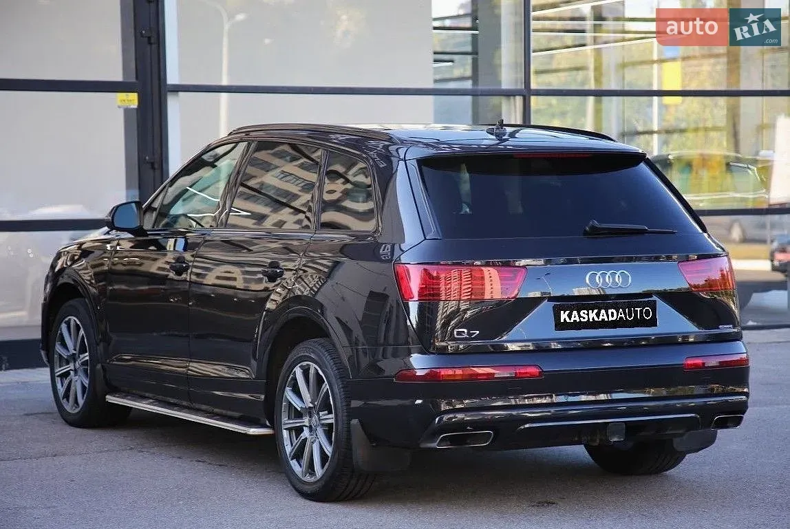 Audi Q7 2017 photo 4