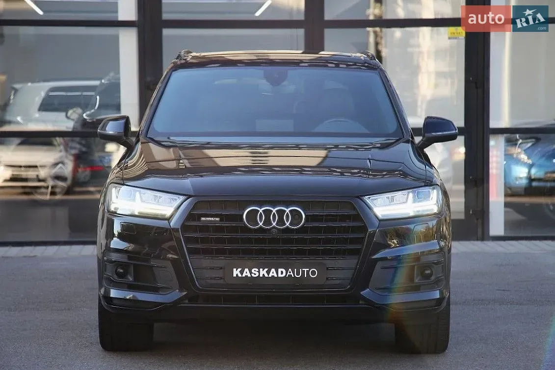 Audi Q7 2017 photo 2
