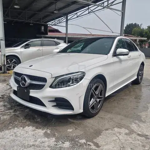 Mercedes-Benz C200