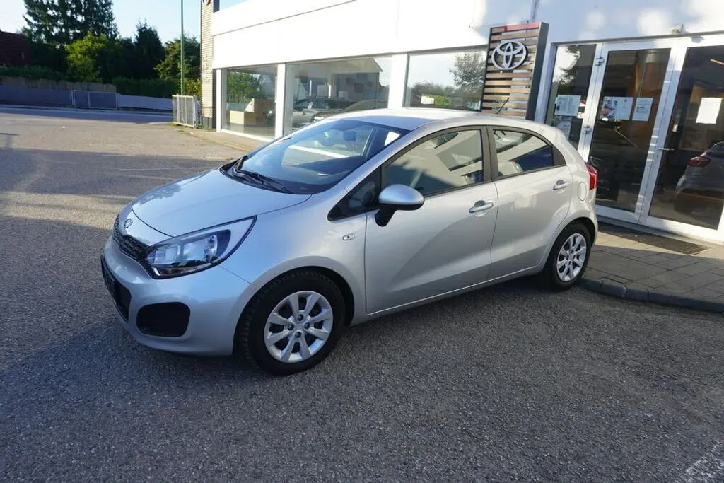 Kia Rio 2011 photo 2