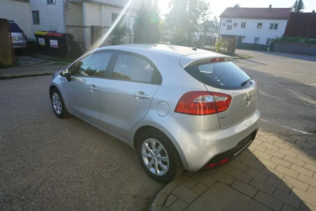 Kia Rio 2011 photo 3