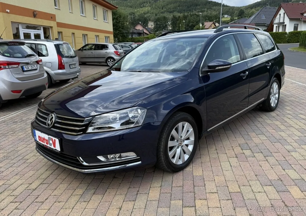 Volkswagen Passat 2012 photo 2