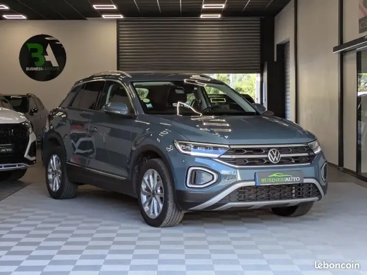 Volkswagen T-Roc 2022 photo 2