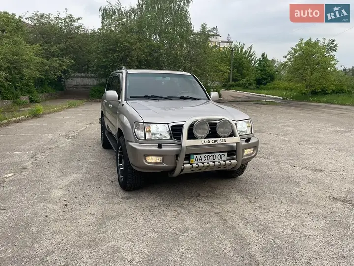 Toyota Land Cruiser 2001 photo 2