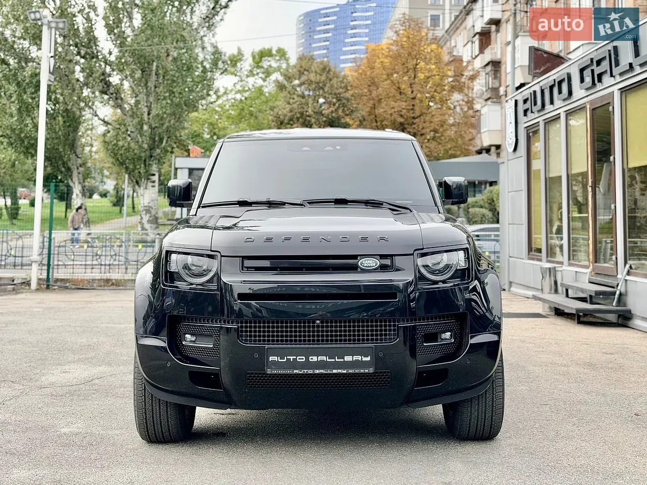 Land Rover Defender 2023 photo 3