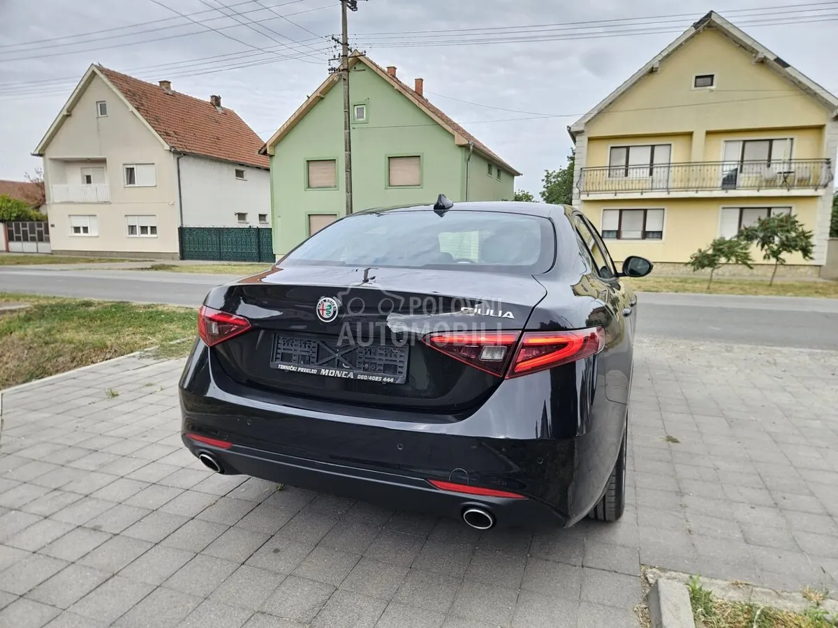 Alfa Romeo Giulia 2016 photo 5