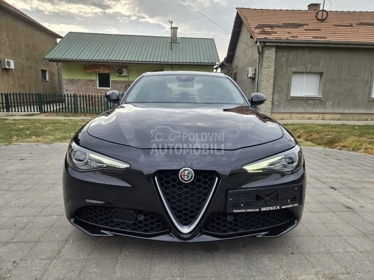 Alfa Romeo Giulia 2016 photo 2