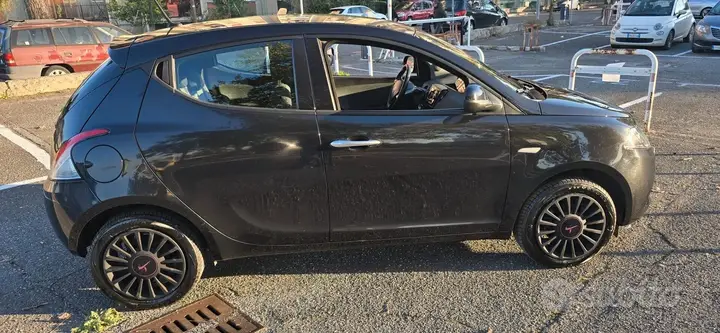 Lancia Ypsilon 2022 photo 2