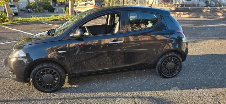 Lancia Ypsilon 2022 photo 4