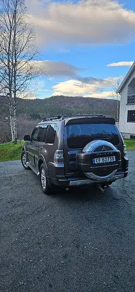 Mitsubishi Pajero 2012 photo 5