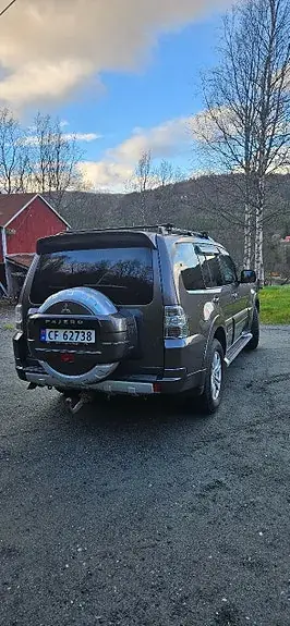 Mitsubishi Pajero 2012 photo 3