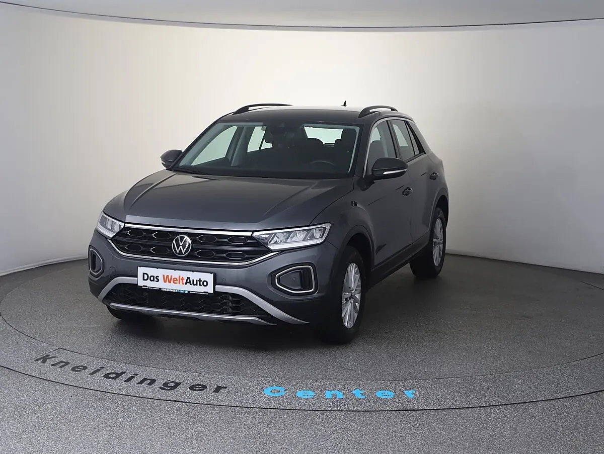 Volkswagen T-Roc 2023 photo 2