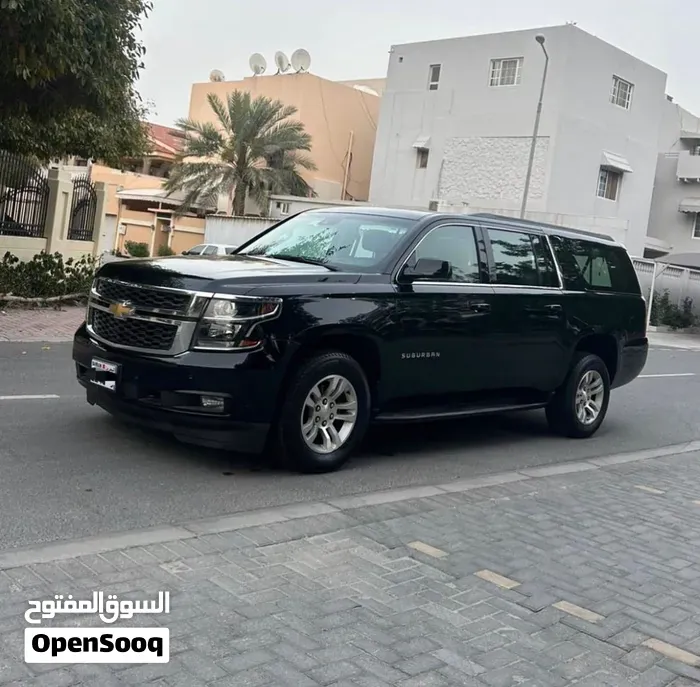 Chevrolet Suburban 2018 photo 2