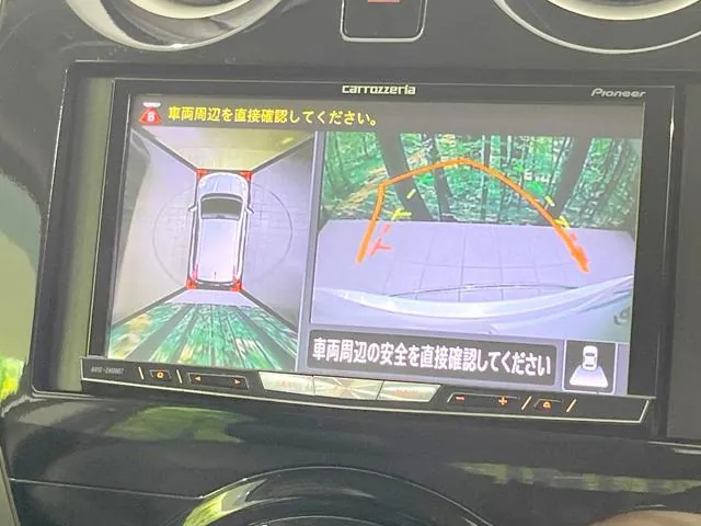 Nissan Note 2012 photo 4