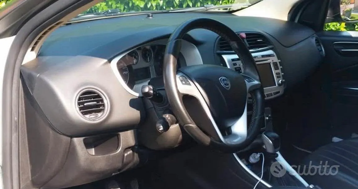 Lancia Delta 2013 photo 2