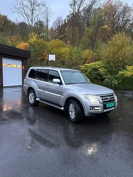 Mitsubishi Pajero 2017 photo 4