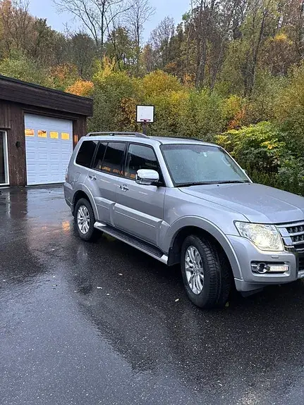 Mitsubishi Pajero 2017 photo 2